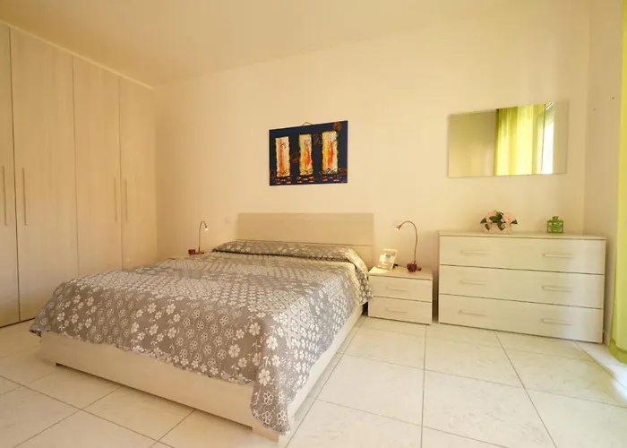 דירה Claudia Int. I - *